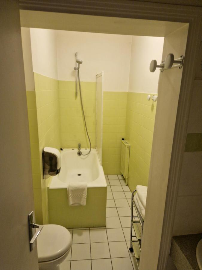 Hotel Du Commerce Millau Eksteriør bilde